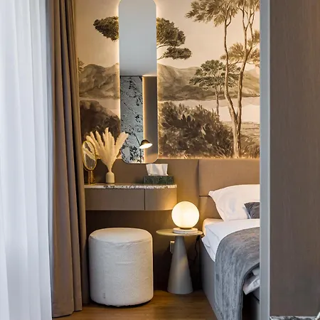 Boheme-city Center-castle-riverside-self Check-in-aircondition Apartment