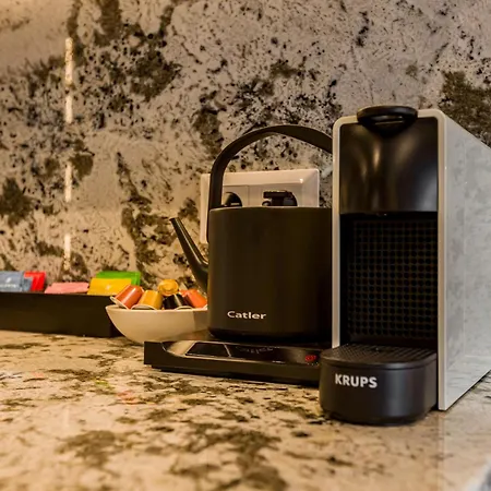 Апартаменти Boheme In The Heart Of *