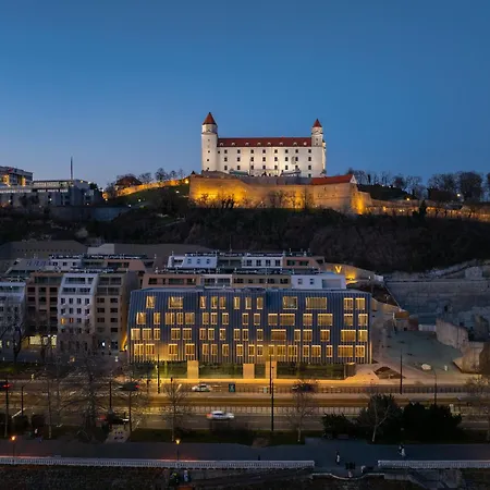 Apartment Boheme-city Center-castle-riverside-self Check-in-aircondition *