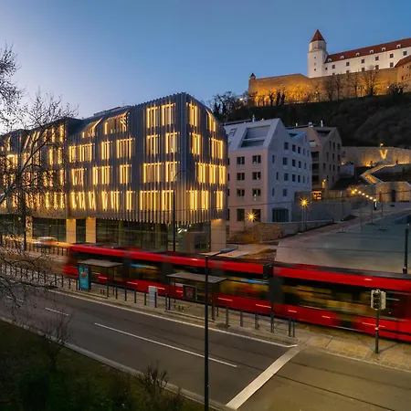 Boheme-city Center-castle-riverside-self Check-in-aircondition Apartment *