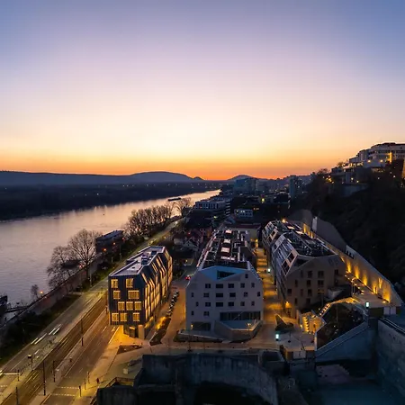Apartment Boheme-city Center-castle-riverside-self Check-in-aircondition